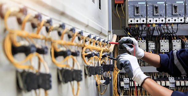 Professional Electrician technician working in Louisville, KY